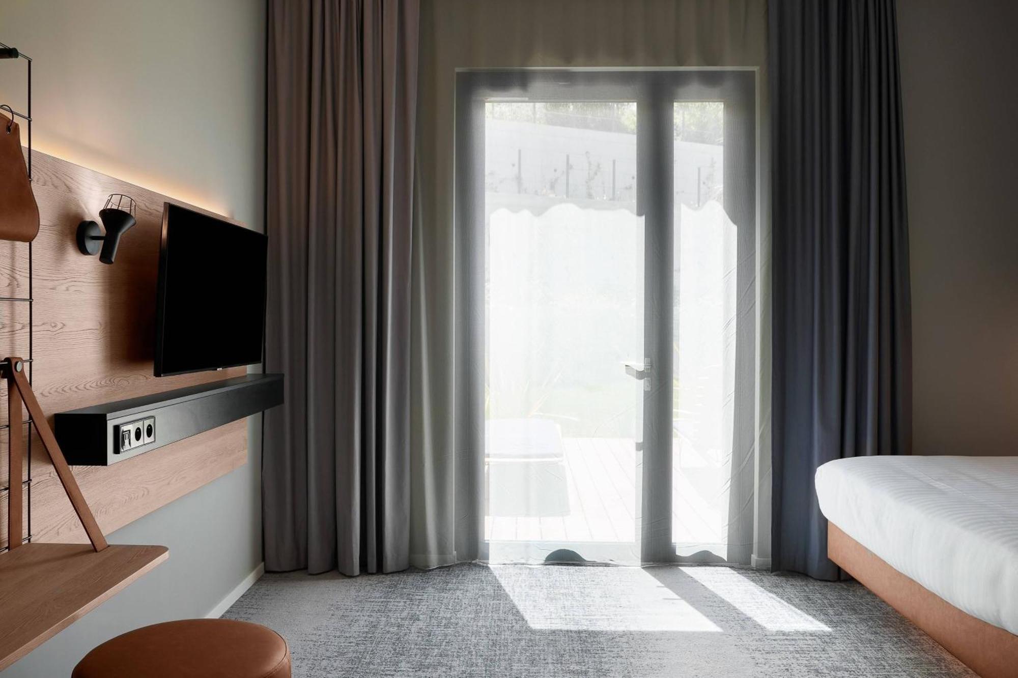 Moxy Sophia Antipolis 3*